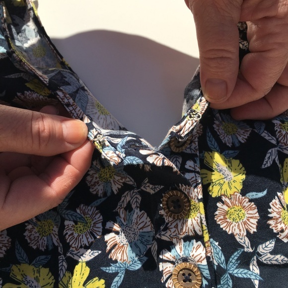 Forever 21 Floral Dress Size Medium - Picture 10 of 14